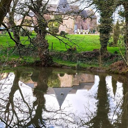 Manoir La Haie Chapeau Saint-Thurial ภายนอก รูปภาพ